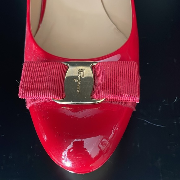 Salvatore Ferragamo red patent leather pumps - Picture 3 of 6